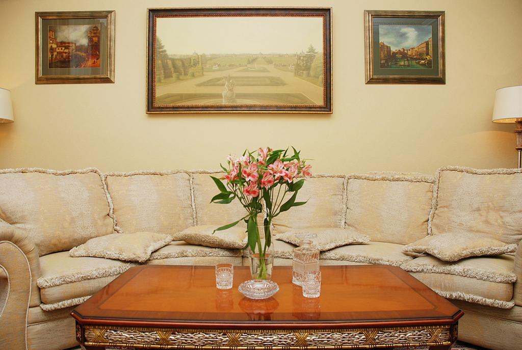 Premium Rent In Kiev Centre - Kiev Apartment Екстериор снимка